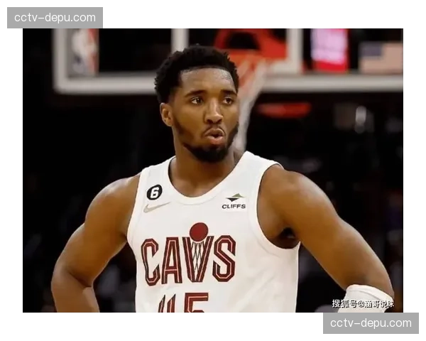 官方伤病报告：米切尔、兰德尔均大概率出战，两队后场突破能力将受考验