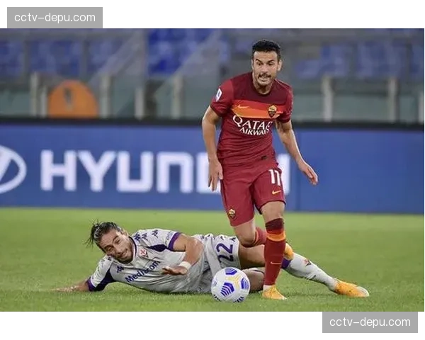 佩德罗替补登场破门后：38岁老将指向看台与球迷互动